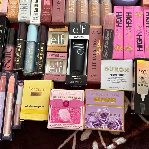 Makeup bundle - Picture 3 of 4